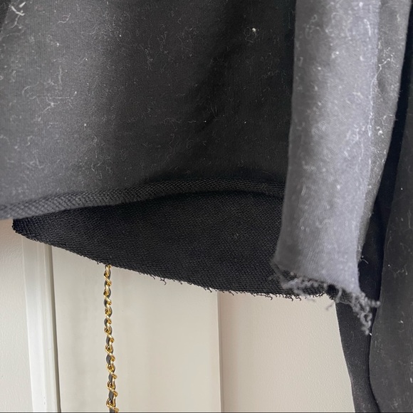 Black cropped hoodie with gold chain drawstring pulls - Picture 7 of 11